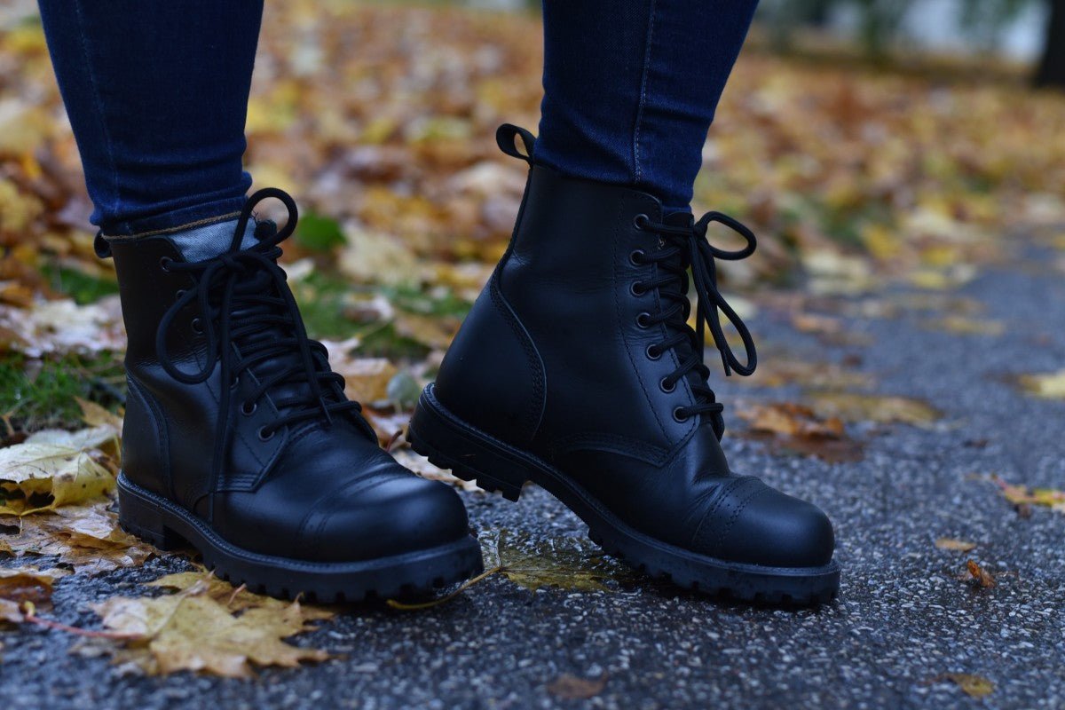 Choosing Between the 516 and 517 Aviator Boots - Daily Nomad