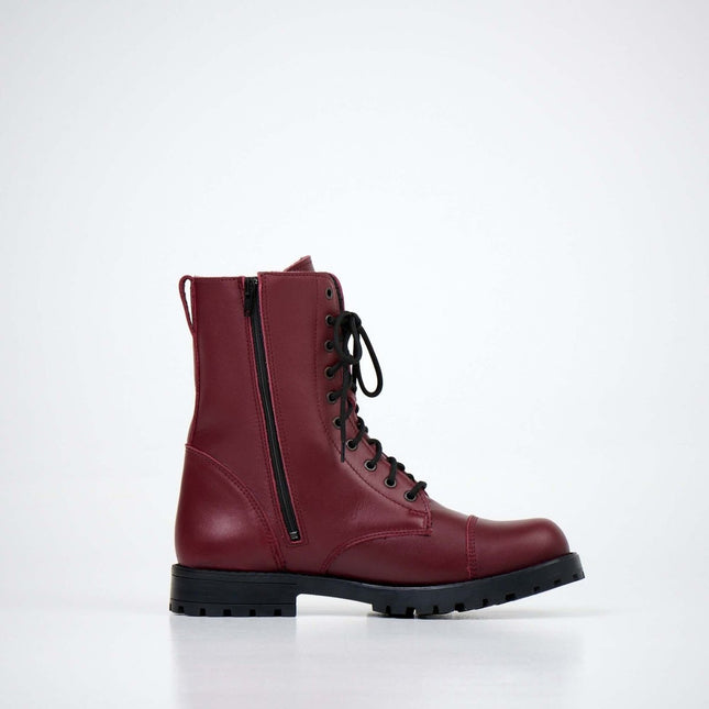 {{ product.title }} — Sustainable {{ product.type }} by Daily Nomad. Ethically made in Europe.