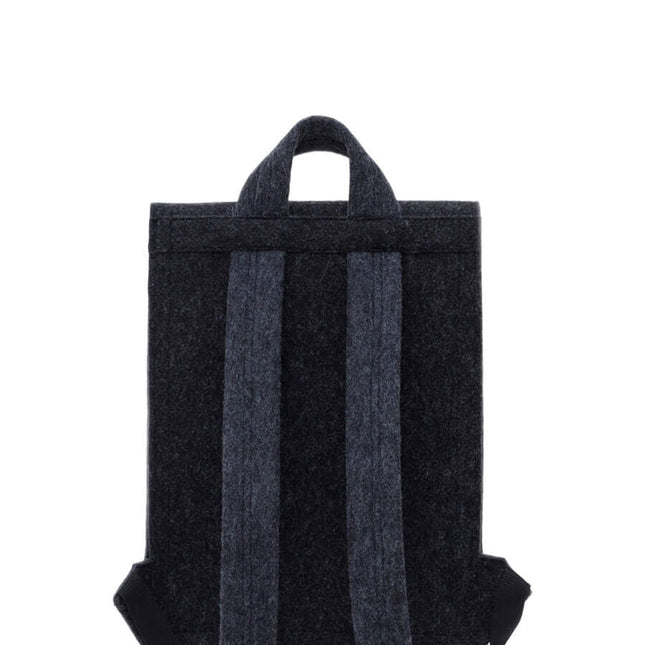 Backpack Lund in black, featuring a minimalist design with sturdy straps and a sleek silhouette.