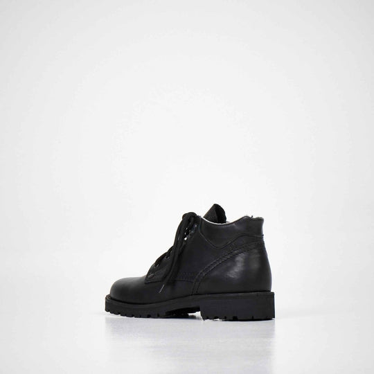 AIPI Classic handmade leather ankle boots – product view 2