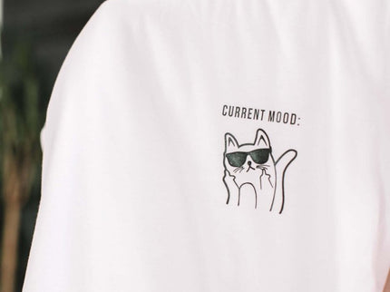 Current Mood – Oversized Organic Cotton T-Shirt with Kitty by Black Giraffe - Daily Nomad