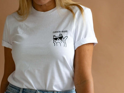 Current Mood – Oversized Organic Cotton T-Shirt with Kitty by Black Giraffe - Daily Nomad