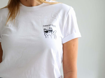 Current Mood – Oversized Organic Cotton T-Shirt with Kitty by Black Giraffe - Daily Nomad