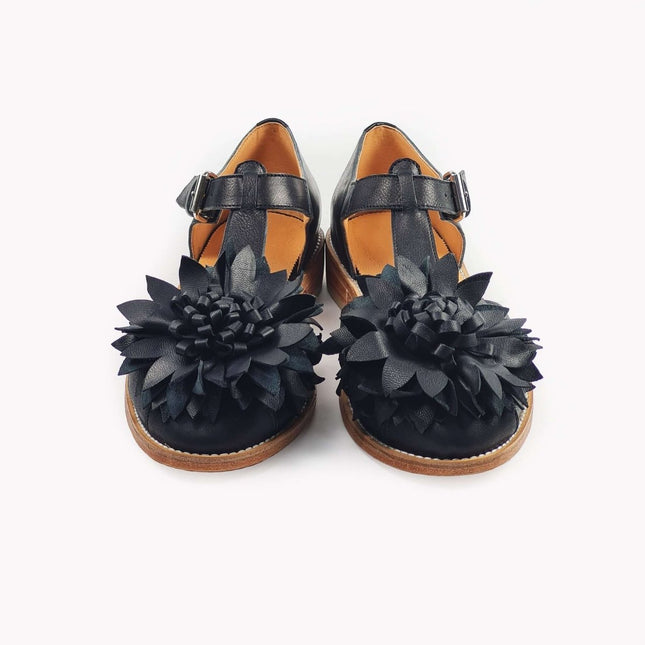 Daz Studio – Handmade Fisherman - Style Leather Sandals - Black Flower - Daily Nomad