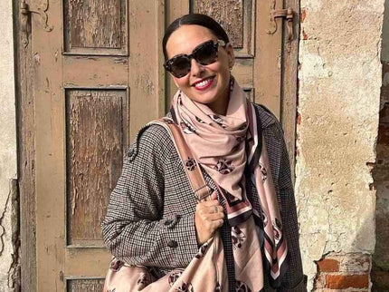 Garbanota – Velour Hobo Bag (Adjustable Strap, Machine Washable) - Brown Leopard Tulips - Daily Nomad