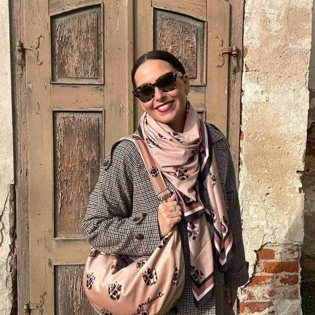 Garbanota – Velour Hobo Bag (Adjustable Strap, Machine Washable) - Brown Leopard Tulips - Daily Nomad