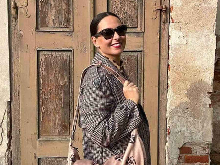 Garbanota – Velour Hobo Bag (Adjustable Strap, Machine Washable) - Brown Leopard Tulips - Daily Nomad