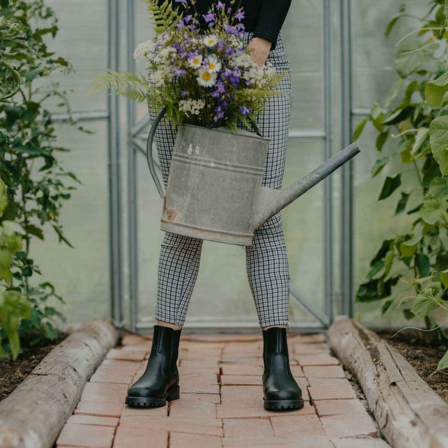 {{ product.title }} | Daily Nomad EU — Sustainable {{ product.type }}