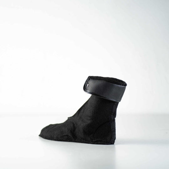 Black M77 removable boot liner – side view