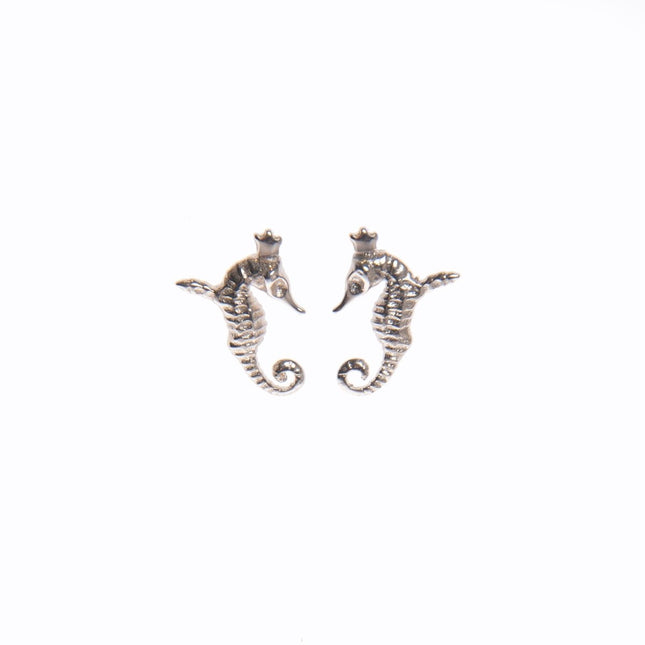 {{ product.title }} — Sustainable {{ product.type }} by Daily Nomad. Ethically made in Europe.