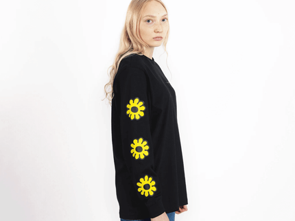 Moomintroll's Flower Longsleeve Shirt With Cuffrib Unisex - Black - Daily Nomad