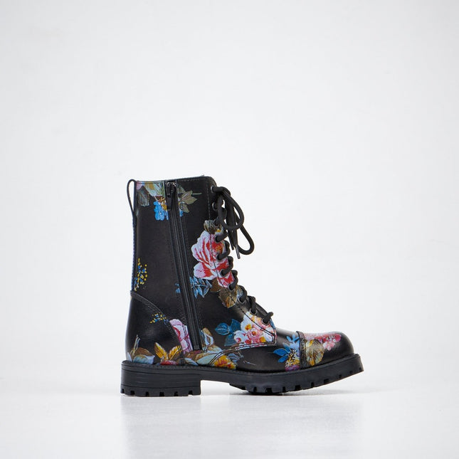 {{ product.title }} — Sustainable {{ product.type }} by Daily Nomad. Ethically made in Europe.