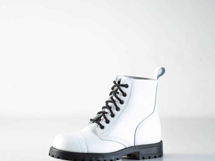 {{ product.title }} — Sustainable {{ product.type }} by Daily Nomad. Ethically made in Europe.