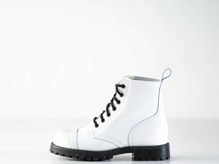 {{ product.title }} — Sustainable {{ product.type }} by Daily Nomad. Ethically made in Europe.