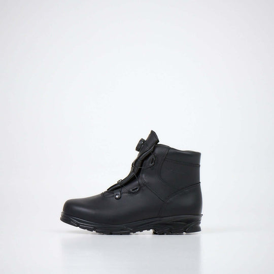 Samelin Black waterproof leather boots with Winch fastening – product view 2