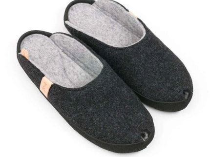 TOKU Brussels Lambswool Slippers – Dark Grey, Handmade in Estonia - Daily Nomad
