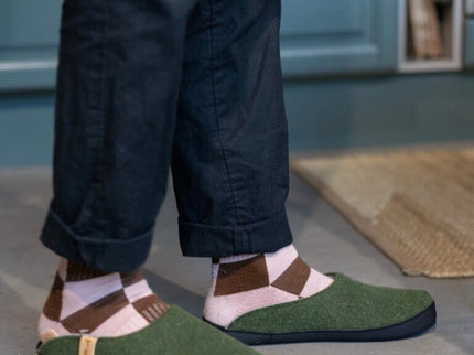 TOKU Brussels Slippers – Handmade Lambswool with Arch Support – Moss Green - Daily Nomad