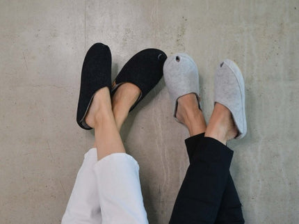 TOKU Brussels Slippers – Handmade Lambswool with Arch Support – White - Daily Nomad