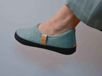 TOKU Budapest Lambswool Slippers – Mint Green, Handmade in Estonia - Daily Nomad