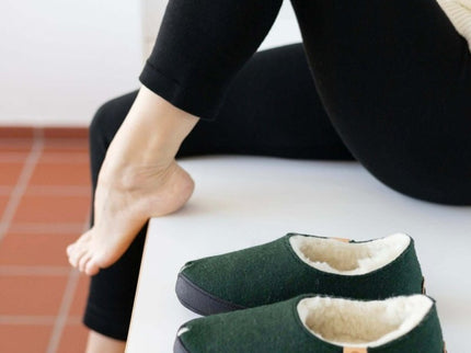 TOKU Budapest Slippers with Lambswool - Dark Green - Daily Nomad