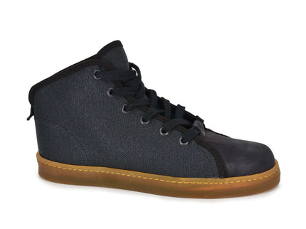 TOKU Stockholm sustainable sneakers with water-repellent textile upper, designed for comfort and eco-friendliness.